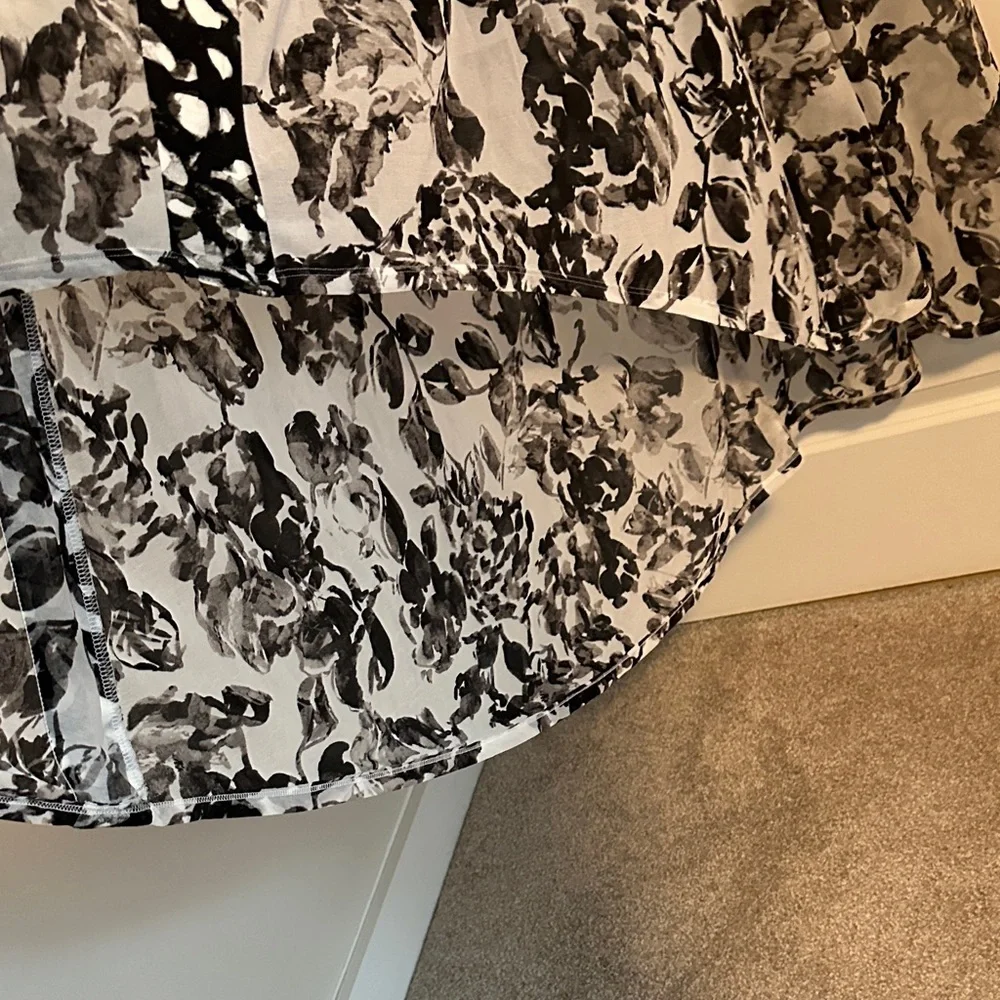 Vera Wang Black and White Maxi Dress - Picture 5 of 12